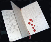Det originale dokument fra den første Genève-konventionen i 1864, der sørger for pleje til sårede soldater.