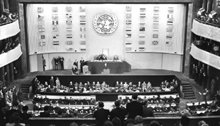 FN repræsentanter fra alle regioner i verden vedtog formelt Verdenserklæringen om Menneskerettighederne den 10. december 1948.